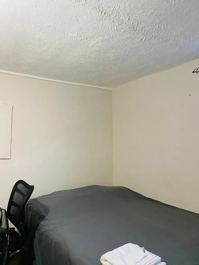 Lovely III 3 Bedrooms Apartment Space Share East York A Room Toronto Canada