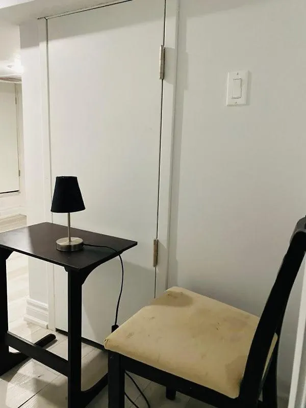 Lovely III 3 Bedrooms Apartment Space Share East York A Room Toronto 0*,